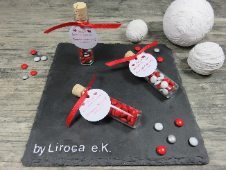 Gastgeschenke Liroca Tischkarten Hochzeit Taufe Kommunion fertige Moderne mal anders Geburtstag günstige.JPG bn